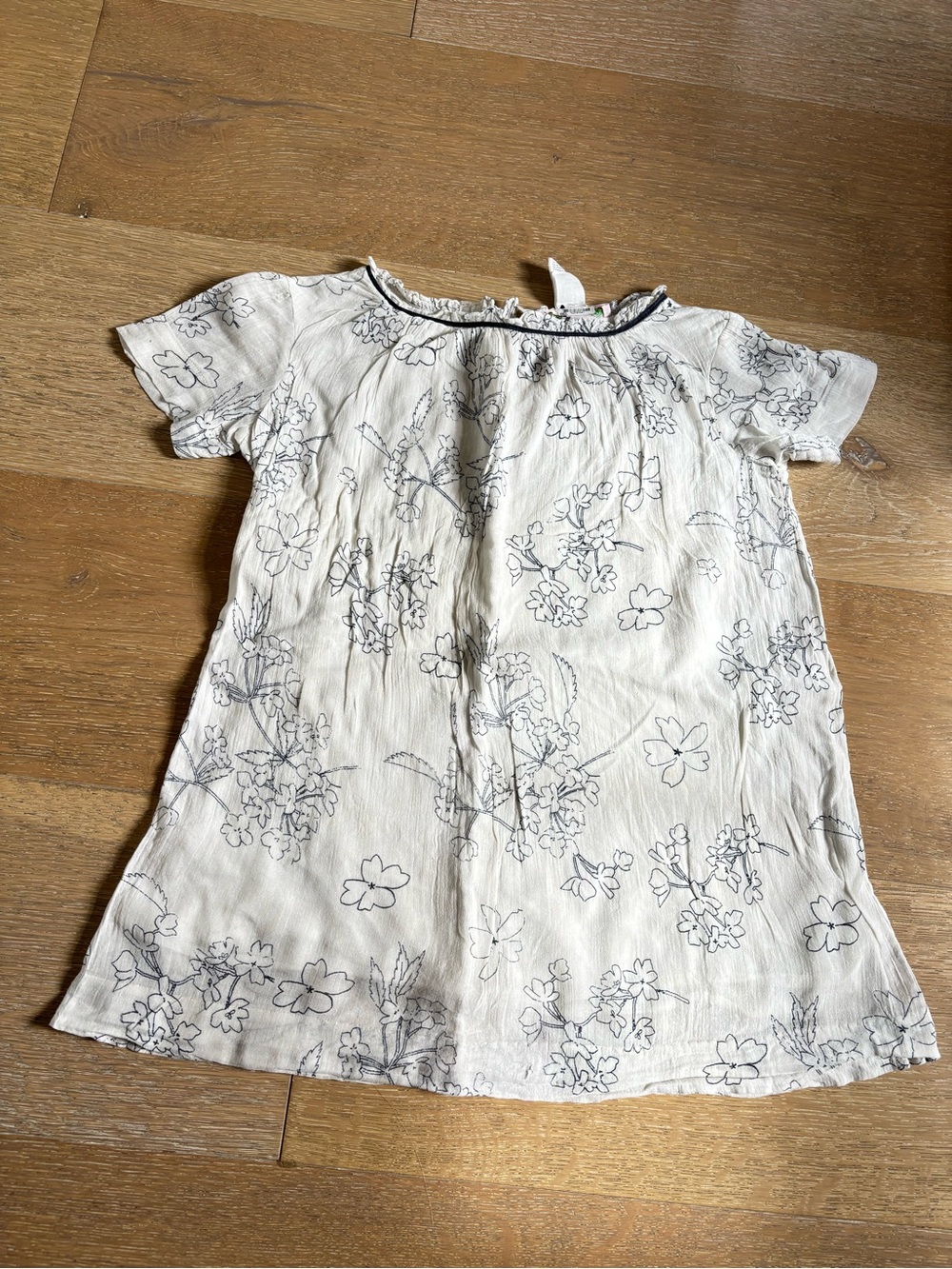 Bonpoint Short Sleeve Dress Top - Cream with Gray Floral Print 4